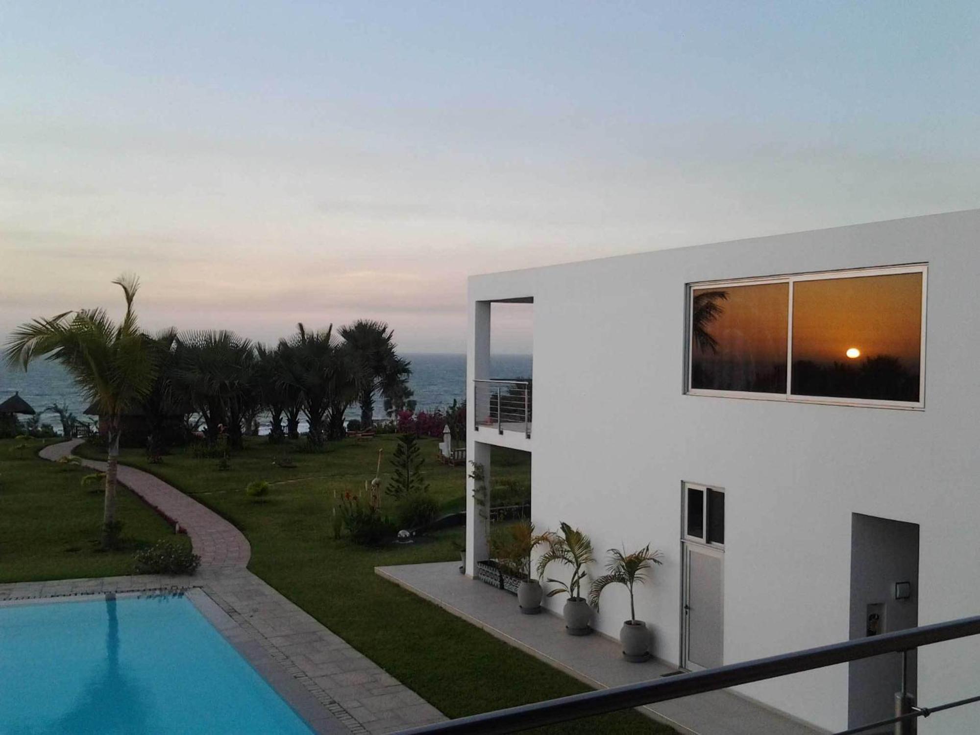 Leo'S Beach Hotel - Adults Only Brufut Exterior foto